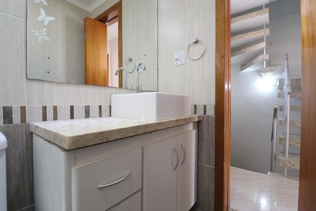 Casa à venda com 109m², 3 quartos e 2 vagasBanheiro