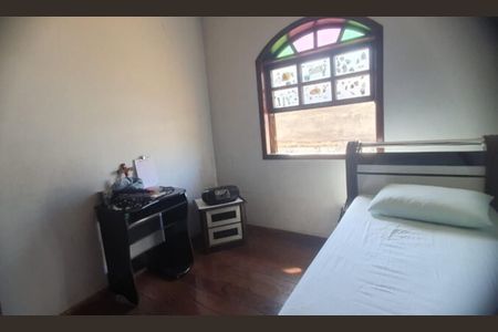 Casa à venda com 275m², 4 quartos e 4 vagas Casa à venda com 275m², 4 quartos e 4 vagasQuarto