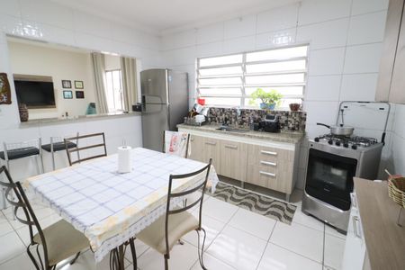 Casa à venda com 375m², 3 quartos e 4 vagasCozinha