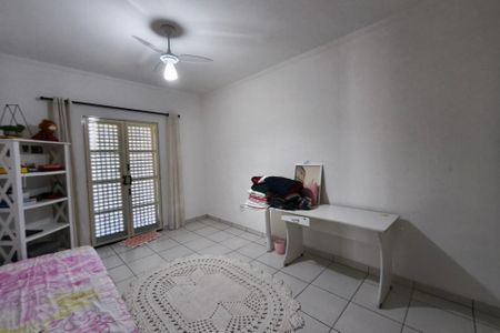 Casa à venda com 170m², 4 quartos e 6 vagas Casa à venda com 170m², 4 quartos e 6 vagasQuarto 3