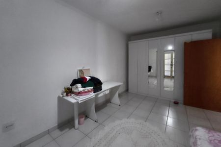 Casa à venda com 170m², 4 quartos e 6 vagas Casa à venda com 170m², 4 quartos e 6 vagasQuarto 3