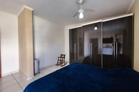 Casa à venda com 170m², 4 quartos e 6 vagas Casa à venda com 170m², 4 quartos e 6 vagasSuíte