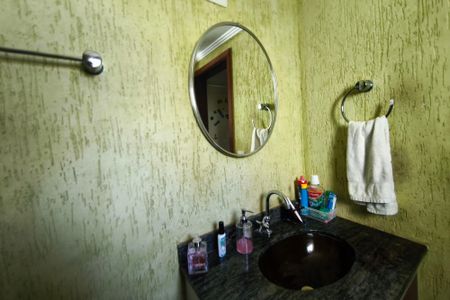 Casa à venda com 170m², 4 quartos e 6 vagas Casa à venda com 170m², 4 quartos e 6 vagasBanheiro Social