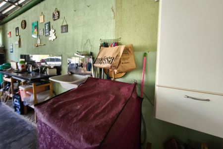 Casa à venda com 170m², 4 quartos e 6 vagas Casa à venda com 170m², 4 quartos e 6 vagasÁrea de Serviço