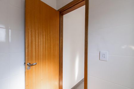 Casa de condomínio à venda com 60m², 2 quartos e 1 vaga Casa de condomínio à venda com 60m², 2 quartos e 1 vagaBanheiro da Suíte 1