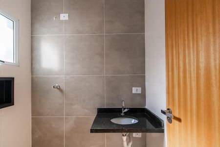 Casa de condomínio à venda com 60m², 2 quartos e 1 vaga Casa de condomínio à venda com 60m², 2 quartos e 1 vagaBanheiro da Suíte 2