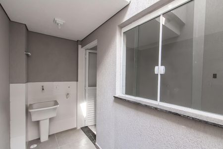 Casa de condomínio à venda com 60m², 2 quartos e 1 vaga Casa de condomínio à venda com 60m², 2 quartos e 1 vagaÁrea de Serviço