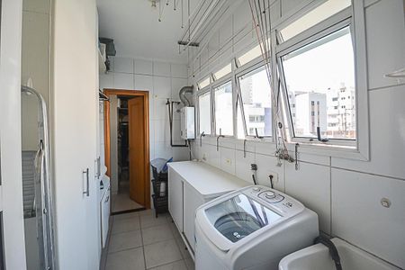Apartamento à venda com 188m², 4 quartos e 3 vagas Apartamento à venda com 188m², 4 quartos e 3 vagasÁrea de Serviço
