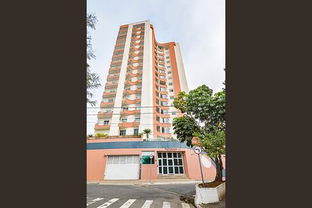 Apartamento à venda com 188m², 4 quartos e 3 vagas Apartamento à venda com 188m², 4 quartos e 3 vagasFachada e portaria