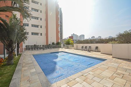 Apartamento à venda com 188m², 4 quartos e 3 vagas Apartamento à venda com 188m², 4 quartos e 3 vagasÁrea comum - Piscina