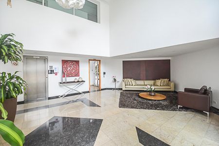 Apartamento à venda com 188m², 4 quartos e 3 vagas Apartamento à venda com 188m², 4 quartos e 3 vagasHall de entrada