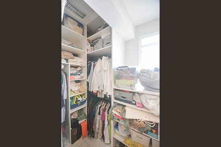 Apartamento à venda com 188m², 4 quartos e 3 vagas Apartamento à venda com 188m², 4 quartos e 3 vagasQuarto de Serviço