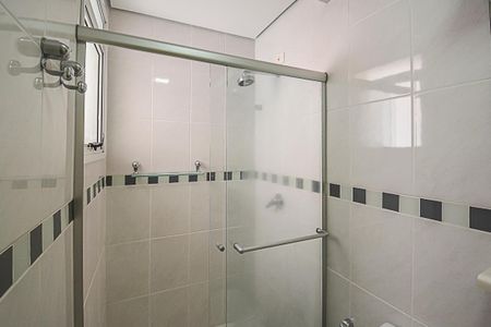 Apartamento à venda com 188m², 4 quartos e 3 vagas Apartamento à venda com 188m², 4 quartos e 3 vagasBanheiro da Suíte 2