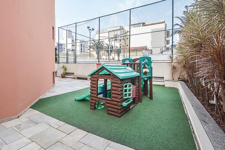 Apartamento à venda com 188m², 4 quartos e 3 vagas Apartamento à venda com 188m², 4 quartos e 3 vagasÁrea comum - Playground