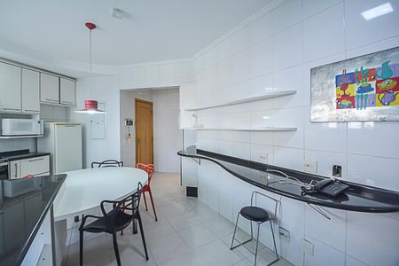 Apartamento à venda com 188m², 4 quartos e 3 vagas Apartamento à venda com 188m², 4 quartos e 3 vagasCozinha