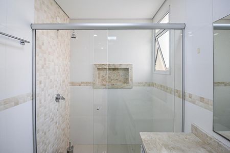 Apartamento à venda com 188m², 4 quartos e 3 vagas Apartamento à venda com 188m², 4 quartos e 3 vagasBanheiro da Suíte