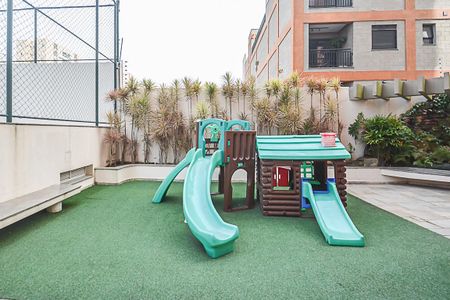 Apartamento à venda com 188m², 4 quartos e 3 vagas Apartamento à venda com 188m², 4 quartos e 3 vagasÁrea comum - Playground