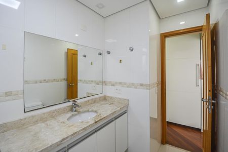 Apartamento à venda com 188m², 4 quartos e 3 vagas Apartamento à venda com 188m², 4 quartos e 3 vagasBanheiro da Suíte