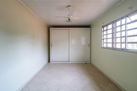 Casa à venda com 224m², 3 quartos e 3 vagas Casa à venda com 224m², 3 quartos e 3 vagasEdícula - Quarto