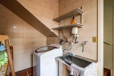 Casa à venda com 224m², 3 quartos e 3 vagas Casa à venda com 224m², 3 quartos e 3 vagasÁrea de Serviço