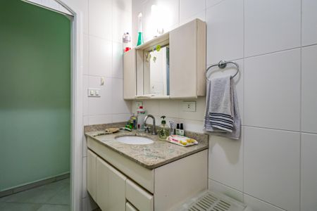 Casa à venda com 224m², 3 quartos e 3 vagas Casa à venda com 224m², 3 quartos e 3 vagasBanheiro social