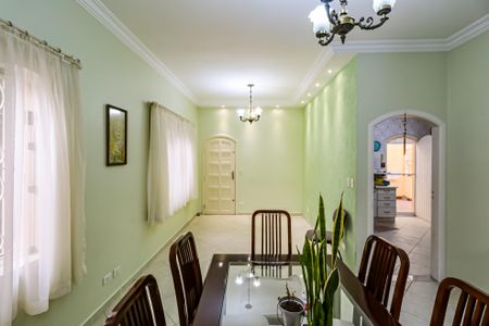 Casa à venda com 224m², 3 quartos e 3 vagas Casa à venda com 224m², 3 quartos e 3 vagasSala