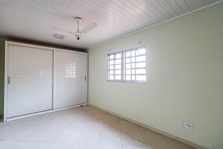 Casa à venda com 224m², 3 quartos e 3 vagas Casa à venda com 224m², 3 quartos e 3 vagasEdícula - Quarto