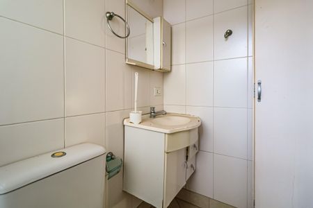 Casa à venda com 224m², 3 quartos e 3 vagas Casa à venda com 224m², 3 quartos e 3 vagasEdícula - Banheiro