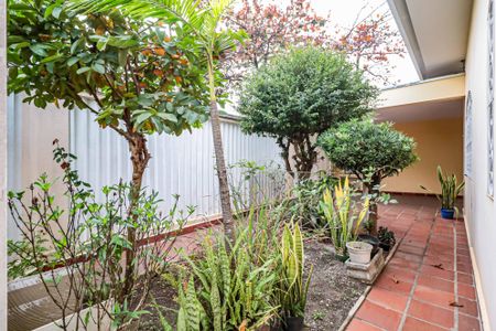 Casa à venda com 224m², 3 quartos e 3 vagas Casa à venda com 224m², 3 quartos e 3 vagasJardim