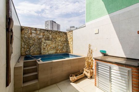 Casa para alugar com 300m², 3 quartos e 4 vagas Casa para alugar com 300m², 3 quartos e 4 vagasPiscina