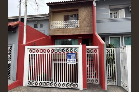 Casa à venda com 204m², 3 quartos e 5 vagasFachada