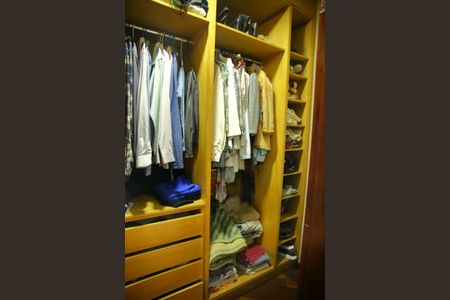 Casa à venda com 204m², 3 quartos e 5 vagasCloset da Suíte