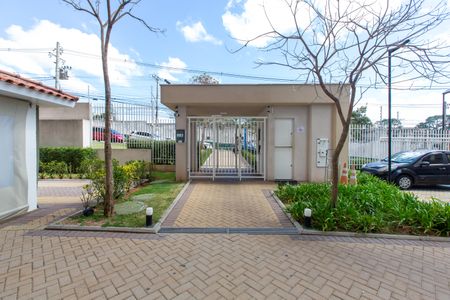 Apartamento para alugar com 42m², 2 quartos e sem vagaÁrea comum - Entrada