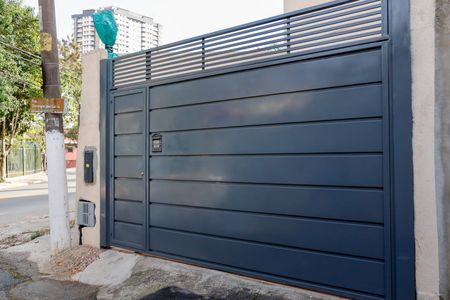 Casa à venda com 399m², 5 quartos e 3 vagas Casa à venda com 399m², 5 quartos e 3 vagasFachada