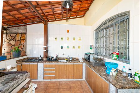 Casa à venda com 300m², 3 quartos e 4 vagasVaranda da Cozinha