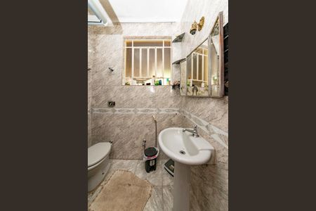 Casa à venda com 300m², 3 quartos e 4 vagasBanheiro Social 1