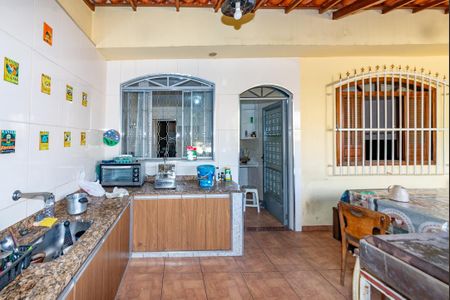 Casa à venda com 300m², 3 quartos e 4 vagasVaranda da Cozinha