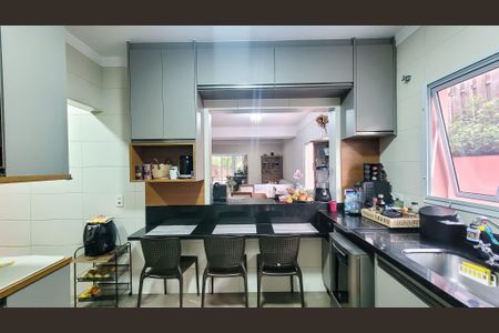 Casa de condomínio à venda com 178m², 4 quartos e 4 vagas Casa de condomínio à venda com 178m², 4 quartos e 4 vagasCozinha