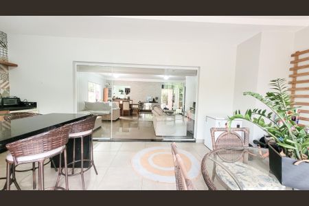 Casa de condomínio à venda com 178m², 4 quartos e 4 vagas Casa de condomínio à venda com 178m², 4 quartos e 4 vagasÁrea gourmet