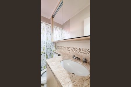 Casa de condomínio à venda com 178m², 4 quartos e 4 vagas Casa de condomínio à venda com 178m², 4 quartos e 4 vagasBanheiro Social