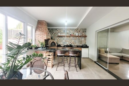 Casa de condomínio à venda com 178m², 4 quartos e 4 vagas Casa de condomínio à venda com 178m², 4 quartos e 4 vagasÁrea gourmet