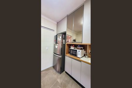 Casa de condomínio à venda com 178m², 4 quartos e 4 vagas Casa de condomínio à venda com 178m², 4 quartos e 4 vagasCozinha