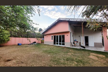 Casa de condomínio à venda com 178m², 4 quartos e 4 vagas Casa de condomínio à venda com 178m², 4 quartos e 4 vagasQuintal