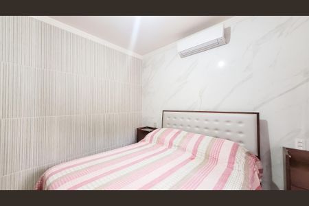 Casa de condomínio à venda com 178m², 4 quartos e 4 vagas Casa de condomínio à venda com 178m², 4 quartos e 4 vagasSuite 1