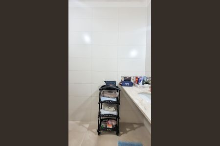 Casa de condomínio à venda com 178m², 4 quartos e 4 vagas Casa de condomínio à venda com 178m², 4 quartos e 4 vagasBanheiro da Suite 2