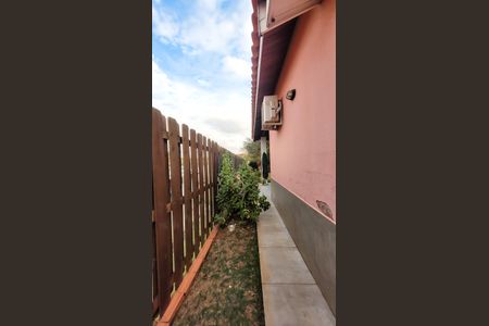 Casa de condomínio à venda com 178m², 4 quartos e 4 vagas Casa de condomínio à venda com 178m², 4 quartos e 4 vagasCorredor