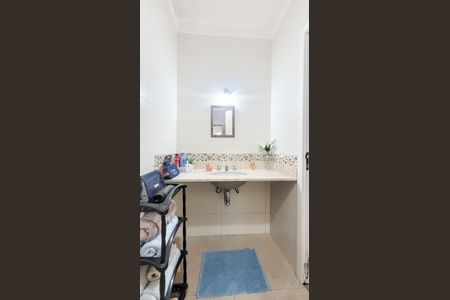 Casa de condomínio à venda com 178m², 4 quartos e 4 vagas Casa de condomínio à venda com 178m², 4 quartos e 4 vagasBanheiro da Suite 2