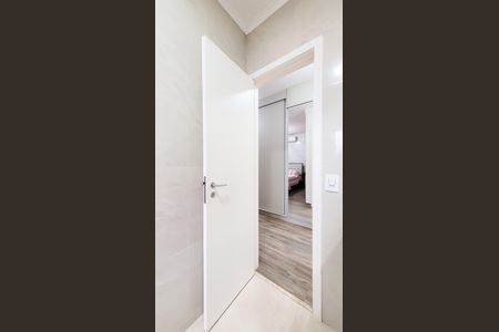 Casa de condomínio à venda com 178m², 4 quartos e 4 vagas Casa de condomínio à venda com 178m², 4 quartos e 4 vagasBanheiro da Suite 1