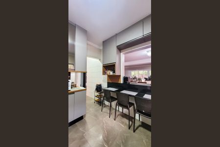 Casa de condomínio à venda com 178m², 4 quartos e 4 vagas Casa de condomínio à venda com 178m², 4 quartos e 4 vagasCozinha