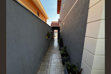 Casa de condomínio à venda com 150m², 4 quartos e 3 vagasCorredor